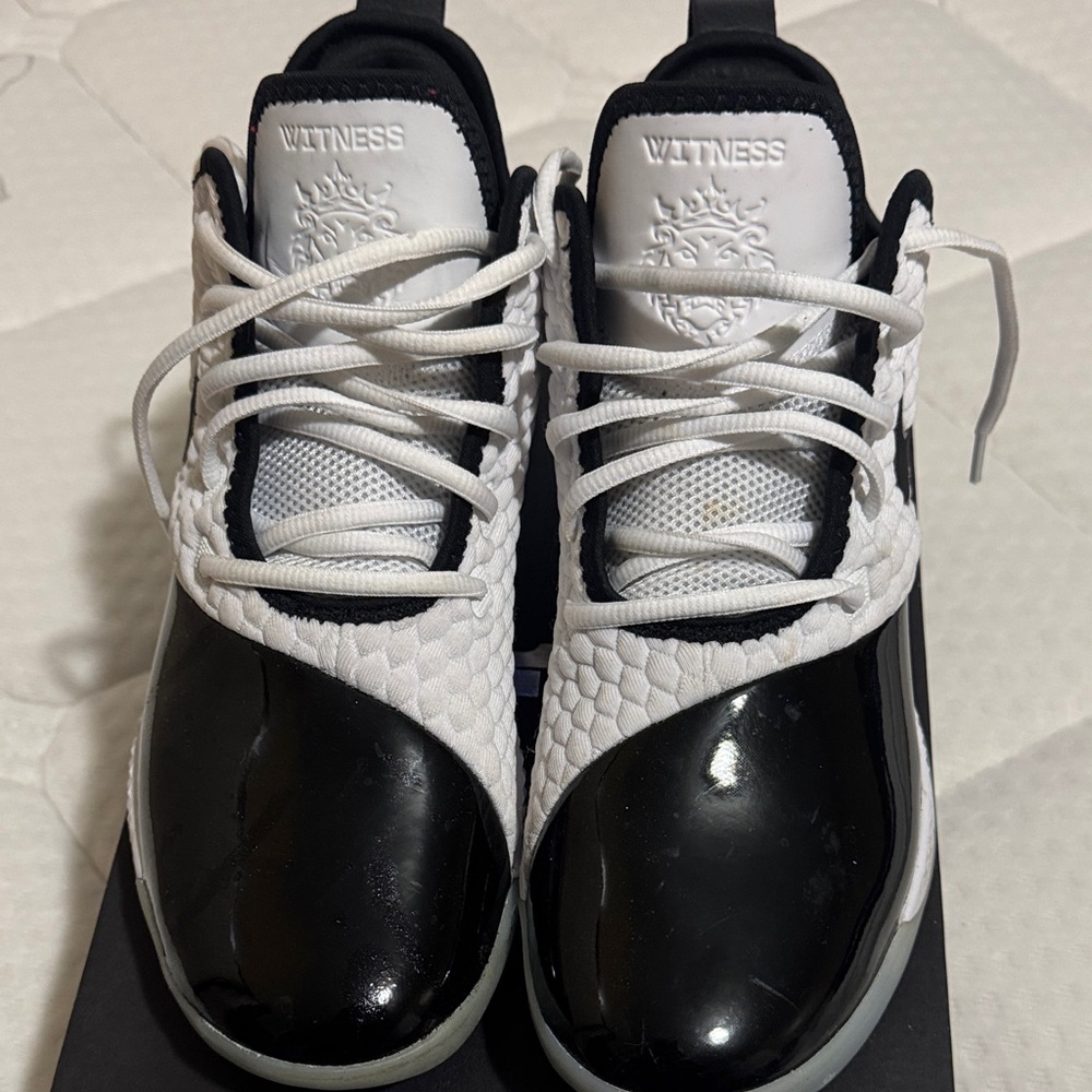 Men athletic black patent and white Nike tennis